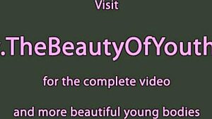 야한 십대 베이비, 몸집 작은 브루넷 보지 핥기