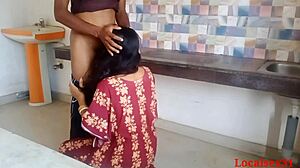 Istri matang Desi pakai gaun merah digenjot