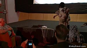 prsata punca gangbangana trdo v odraslem kinu