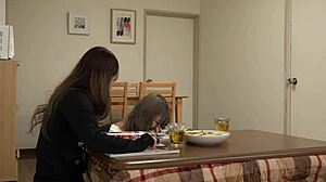 สาวซนถูกยั่วใต้โต๊ะโคทัตสึ