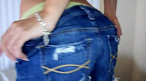 i suck that shaved cum-hole