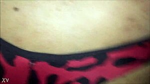 cdzinha limasp giving in the cinema wearing red leopard outfit of fernanda prima esposa