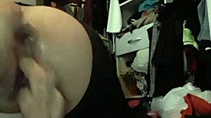 I watch Samantha masturbating her ass in Lomas Verdes.