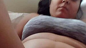 fay fingers herself so good 😏