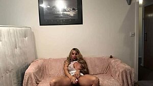 tabbyanne, muscular bodybuilder wife, strips and masturbates in gym, clothes ripped, for cuckold fans on xvideos 😏💪