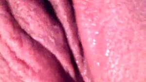 Wah, lihat memek cantik ini dimasturbasi begitu intens! Rasakan kegembiraan naik!