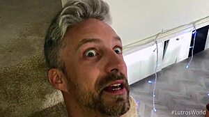 Wow! Blyg ung tonåring skippar skolan för första porrdebuten!