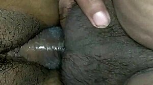 un amigo me coge con condon en grupo