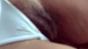 해변 섹스, 아름다운 의붓아들이 몰래 보고 자위해