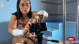 Vágyom mostohafiúra! Csatlakozz gőzös videóhívásunkhoz squirtoláshoz és vad dugáshoz szeretőmmel!