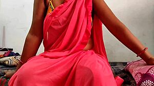 هل سمعت كيف سيطر الختن على حماته بصوت هندي واضح؟