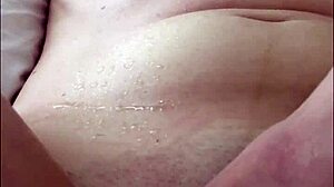 Full bush amateur girl shaves her hairy wet cunt close-up! 😍