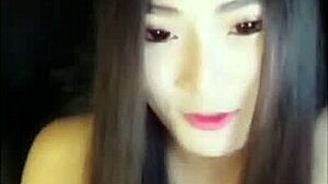 Тайские девчонки в дикой уличной групповой авантюре