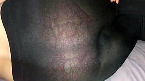 Mi nuera en leggings sexys me vuelve loco, termino follándola duro