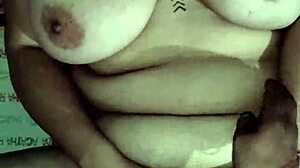 Mi vecina surprises me with a hairy bbw Valentine gift at home.