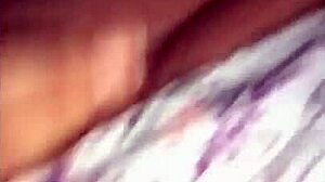 濡れたマンコを指で弄る熱い素人たち、一緒に遊ぶ？