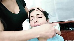 Jeg kan ikke tro hvor stramme de gagged mig. Disse unge 18+ latinere choked mig ekstremt i vores vilde sex tape