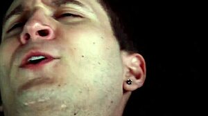 Lelaki gay tebuk dubur ketat tanpa kondom dengan kuat