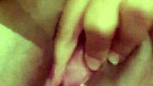 sexy lesbian fingering and masturbation chat