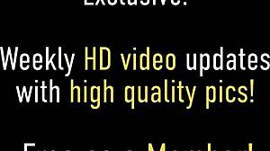 裸足の可愛いカイリー・スカイが足指で誘惑