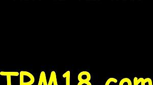 Un masaj fierbinte o transformă pe tinerica asta micuță într-o sălbatică excitată