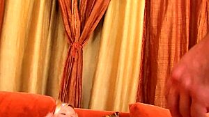 Милая блондинка 18+ дебютирует в хардкор доггистайл!