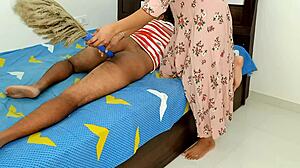 Комал переживает болезненный опыт с мужем в необычном акте