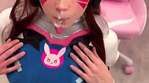 Cosplay-TikToker D.Va-teasena Overwatch-charmeilla ennen kasvojen kuorrutusta