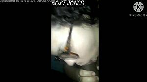 gordinha de óculos, mamando o amigo virgem com tatuagem?