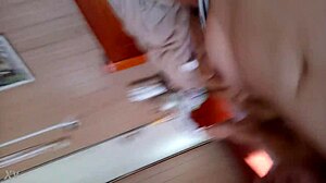 Esposa caliente reaches intense orgasm