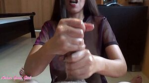 Секси злодейка проваля два оргазма, жадува за още мръсна сперма