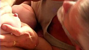 मेरी लड़की का दूध मुझे पागल कर देता है 😜