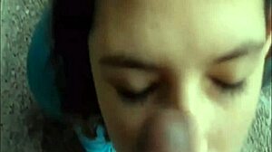 Gadis Hebat Tunjuk Puting Kembung di Webcam HD