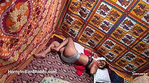 MILF de criação indiana Simran deseja pau grande para sua buceta apertada. Ela seduz vizinho para foda selvagem