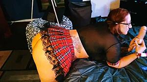 Schoolmeisje 18+ Zuigt, Neukt en Krijgt Faciale Cumshot