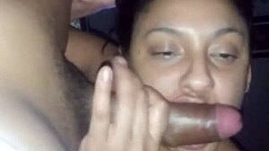 היי, תראה אותי מצצת את הזין הענק של 11 אינץ' כמו משוגעת 😏🍆