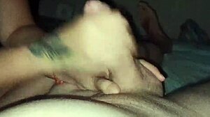 Horny asiatisk kone suger europeisk kuk!