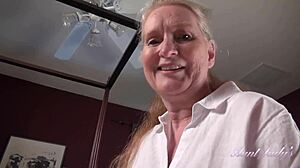 Ochtend traktatie van rijpe stiefmoeder Maggie, zo heet! 😍