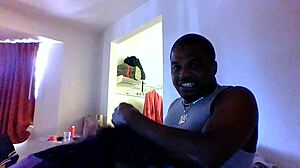 Έχεις δει ποτέ μυστική οικειότητα σε κοινό χώρο;