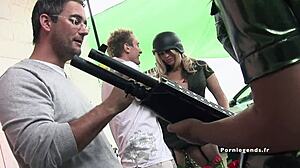 Elle Brooks, Alexa Andreas, Stacey Saran och Jordan Kingsley i militär gruppssex med cumshots och ansiktssprej 😈