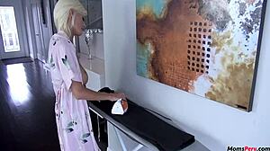 yo, hvorfor blæser denne tynde blonde stiefmor sin stedsøn?