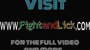 วัยรุ่นน่ารักร้องลั่นตอนโดนเพื่อนมวยปล้ำเลีย!