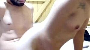 Watch this amateur mommy giving a complete oral on red?