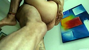 sentada gostosa na rola do sarado tatuado