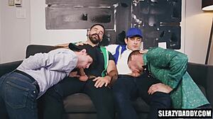 Stiefzonen nemen stiefvaders onder handen in groepactie