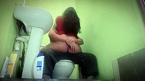 Quick Bathroom Action With Wife's Friend While Dinner Waits Outside