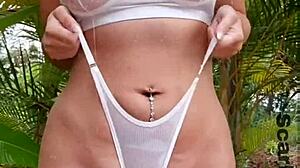 tämä friikki rakastaa alusvaatteita tässä seksikkäässä kokoelmassa kiusoittelevista huorista