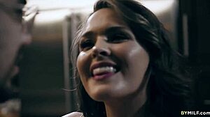 Kuinka Krissy Lynn käsittelee sitä nuorta isoa kyrpää?