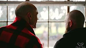 Dua kontol nge-stuff gue sampe gue semprot!