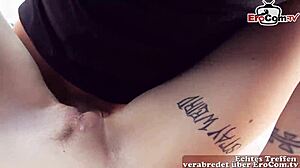 Vékony német tinilányt felszedek a buszmegállónál és baszom a parkolón!